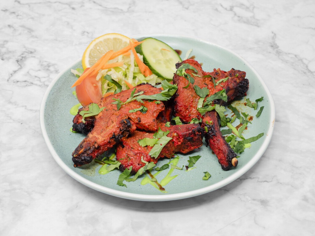 Grilled lamb chops with herbs